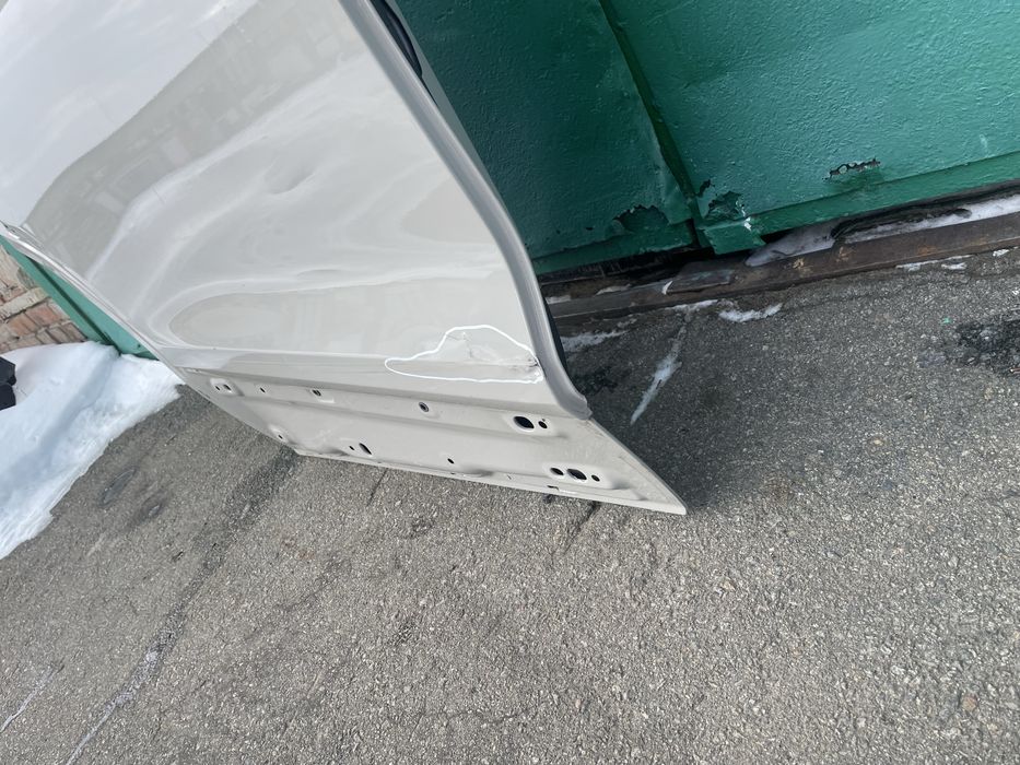 Двері праві ауді є трон e tron 4ke