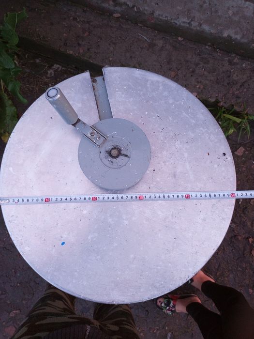 Продам медогонку на 3 рамки