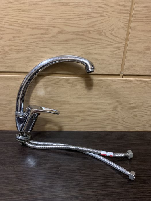 Аксессуары для ванной комнаты: донный клапан и смеситель TUNY