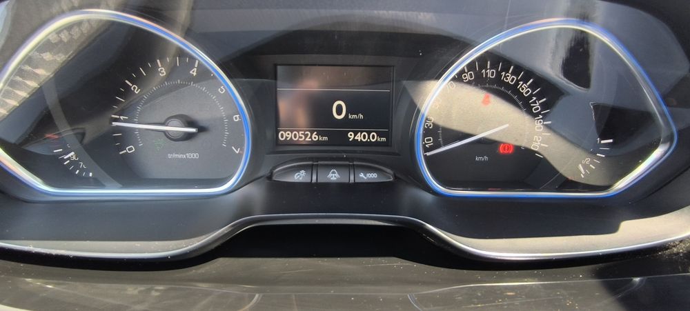 Peugeot 2008 — fotografia 8