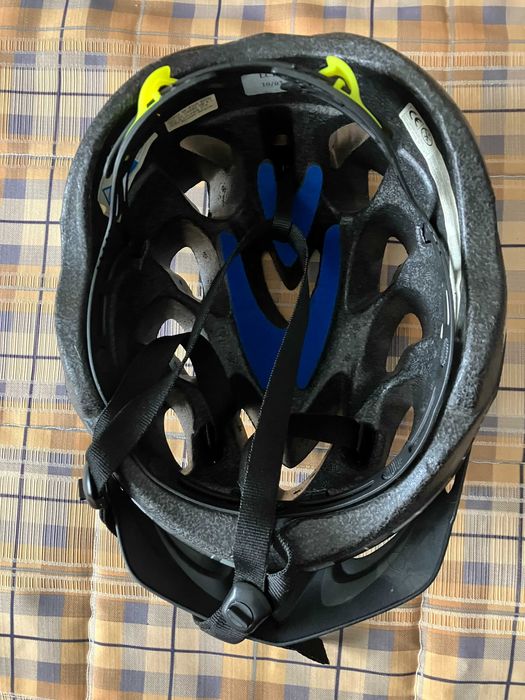 Kit ciclismo com vários acessórios