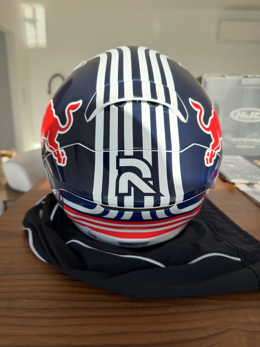 Capacete HJC RPHA 1 – Edição Red Bull | Tamanho M (57–58) | Como Novo