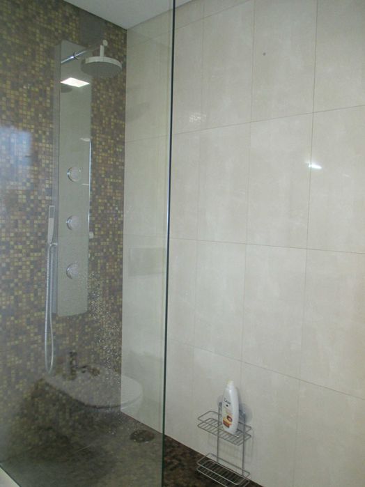 Alugo suite com WC privado ate 30 Junho 2026