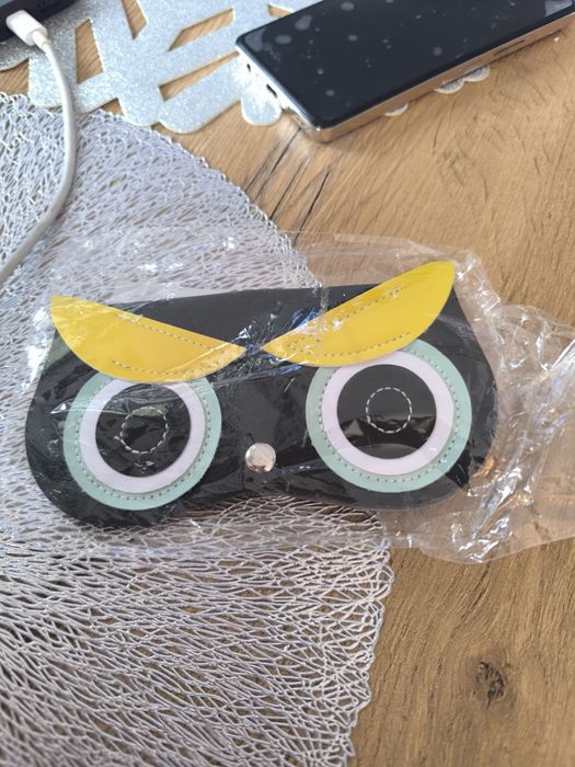 Nowe etui eko skóra sowa na okulary karabińczyk zapięcie do paska