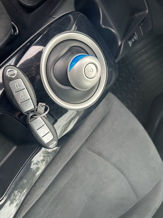 Продам Nissan Leaf 2014 г