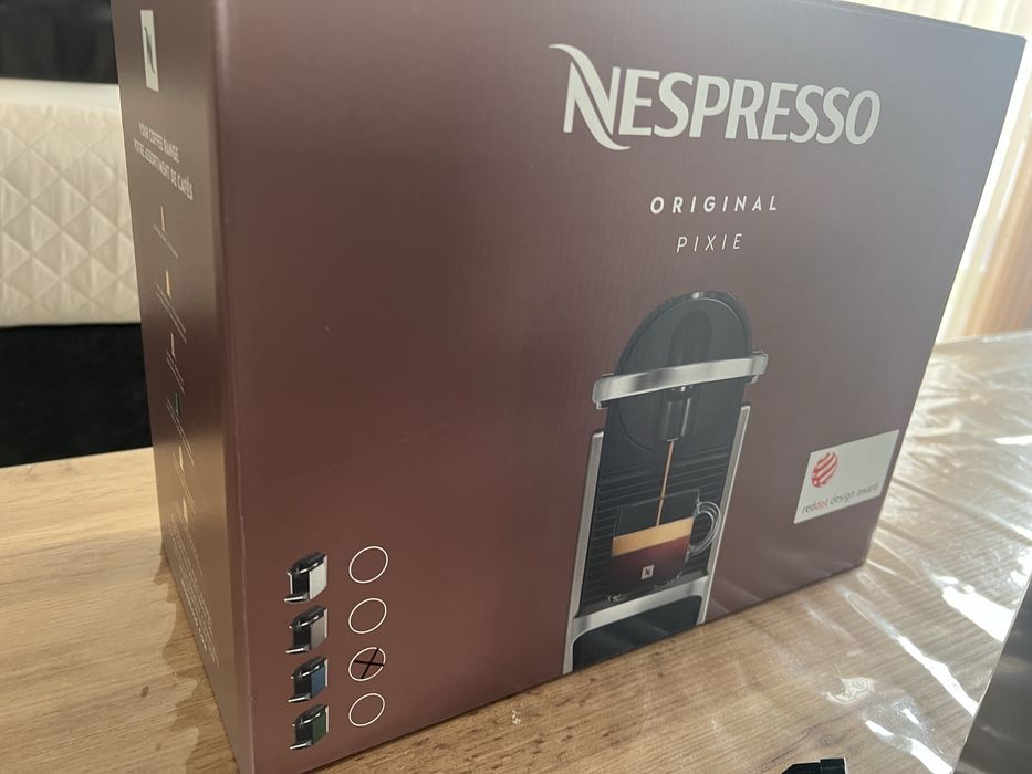 Nespresso Pixie Dark Blue (praticamente Nova) c/ Garantia Outubro 2028