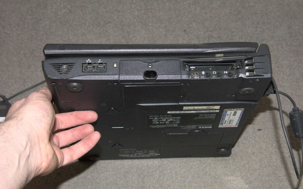 stary laptop Dell Latitude C810 PP01X Pentium III 1 GHz 512 MB RAM