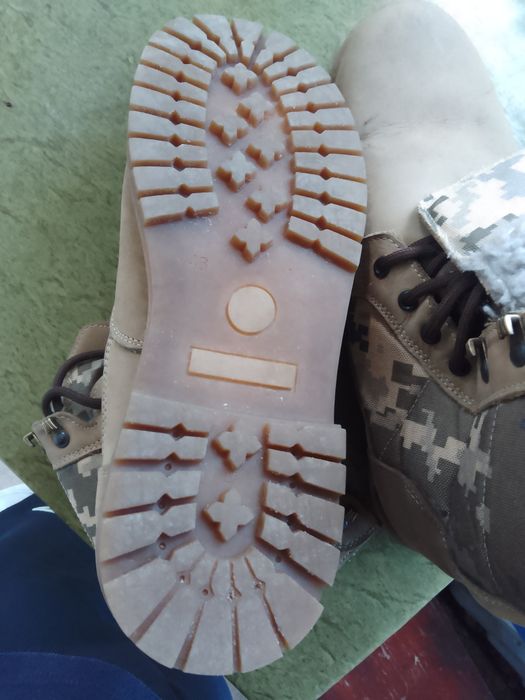 Срочно продам военные берцы