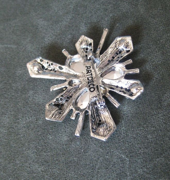 Alfinete / Broche / Pregadeira Flor Artdeco NOVO