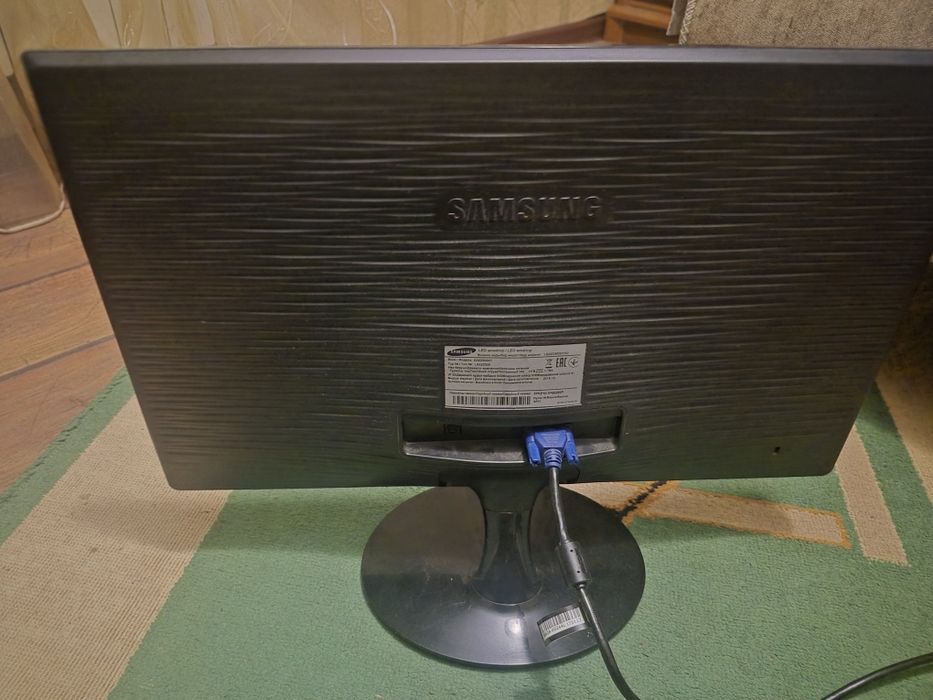 Монітор самсунг s22d300ny