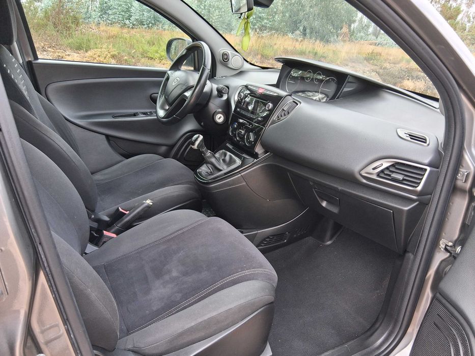 Lancia Ypsilon 1.3jtd foto 5