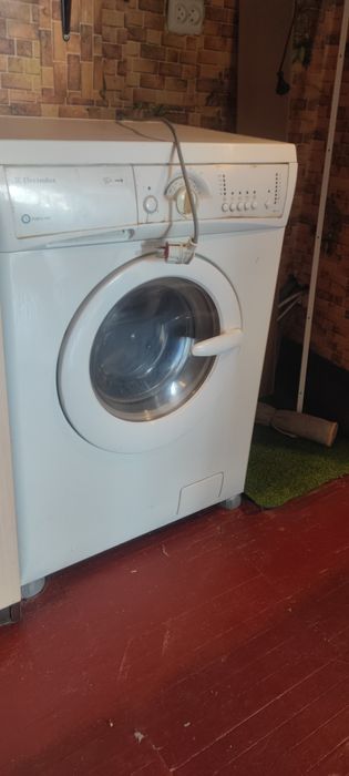 Продам пральну машину Electrolux