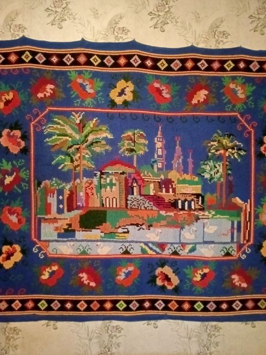 Килим ручної роботи.