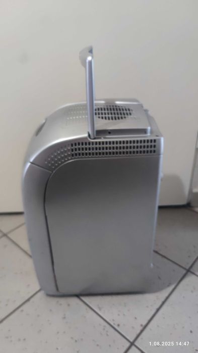 Lodówka turystyczna chłodząco-grzejąca