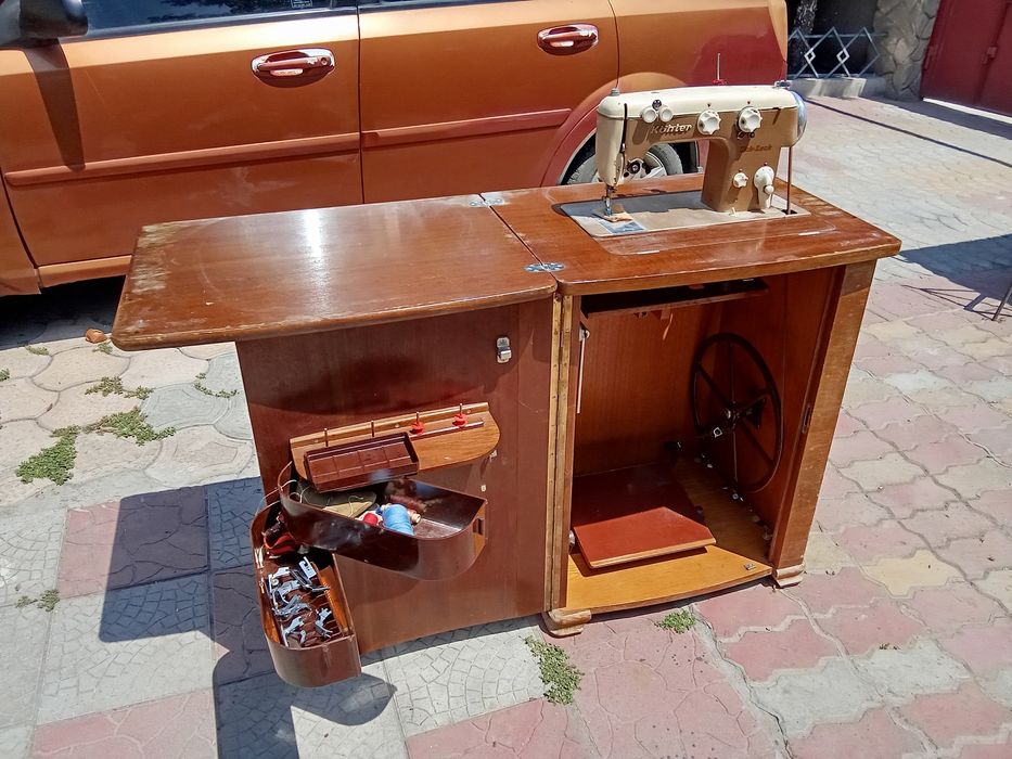 クローバーさま Швейная машинка Kohler Zick-Zack с тумбой (Германия): 3 000 грн
