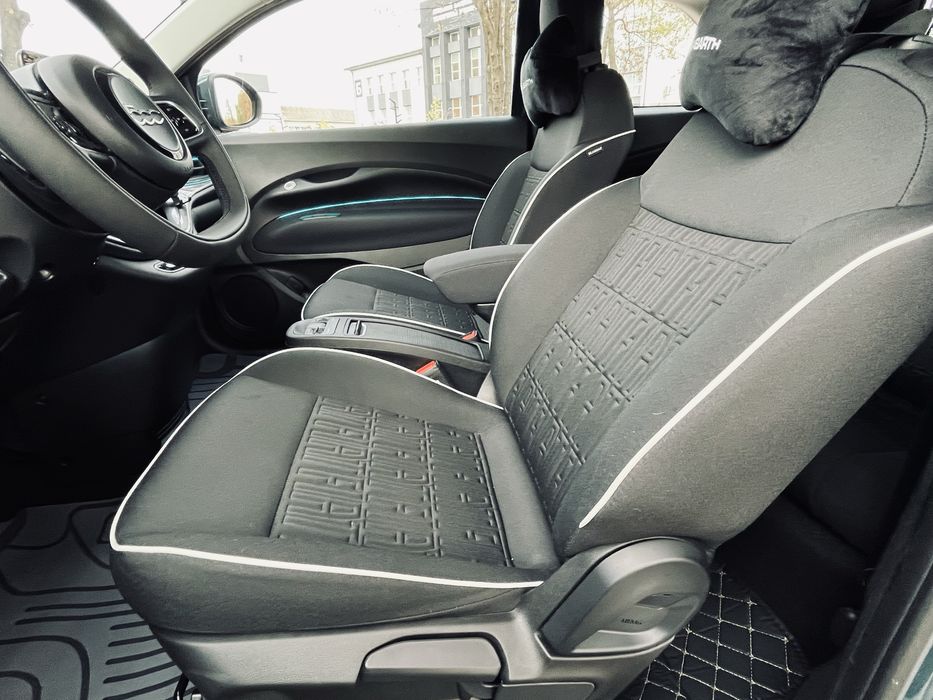 Новий Fiat 500e Abarth без пробігу