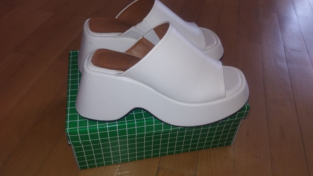 Еко шкіра, шльопанці на підошві