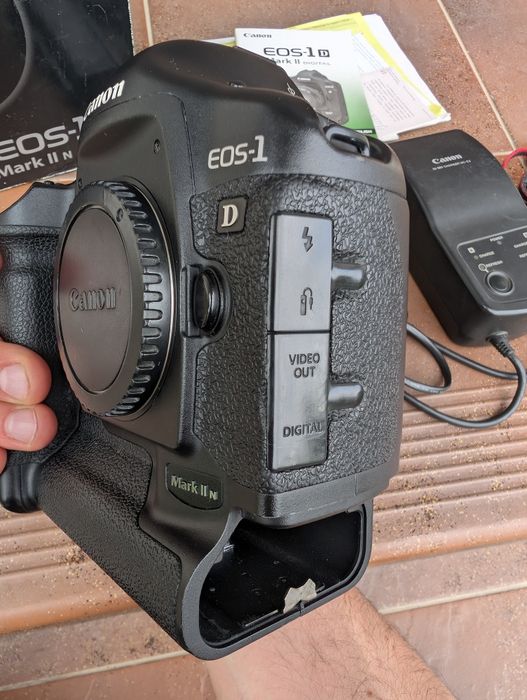 Фотоапарат дзеркальний Canon EOS-1D Mark II N (Canon 1d mk2n)