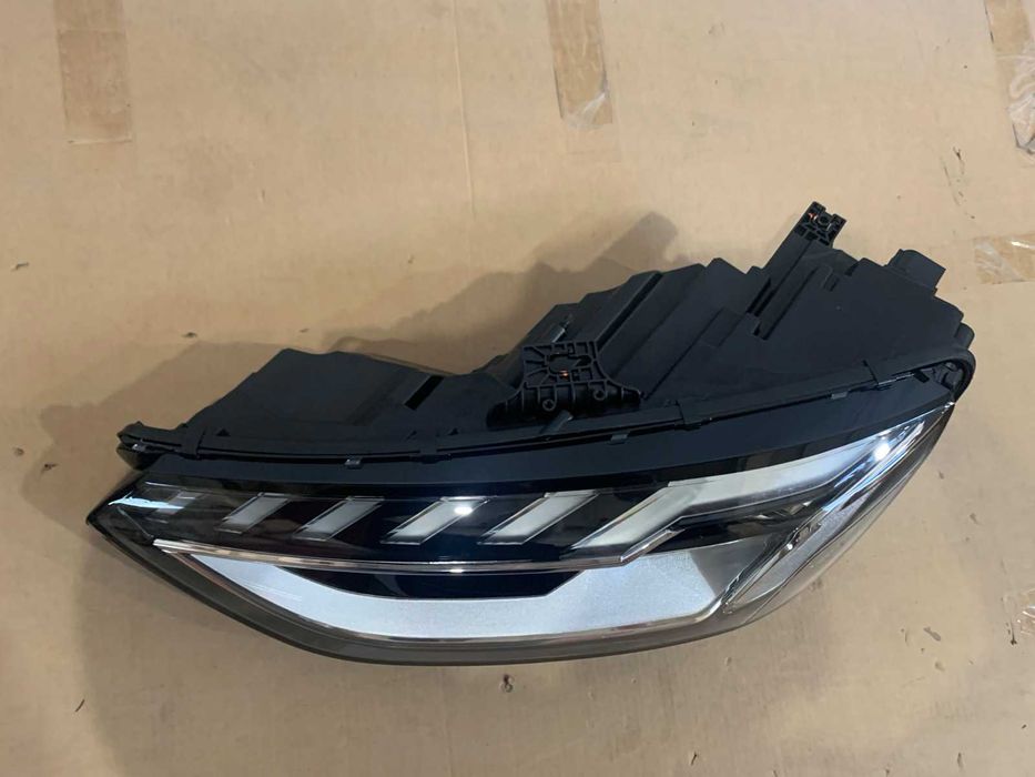 AUDI A4 Фара левая 2021 2022 2023 2024 8W0-941-033-F