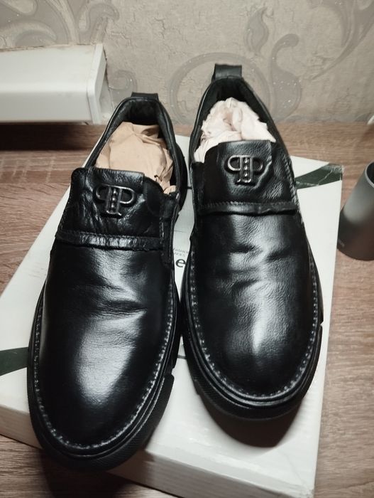 Продам кожаные туфли кросовки