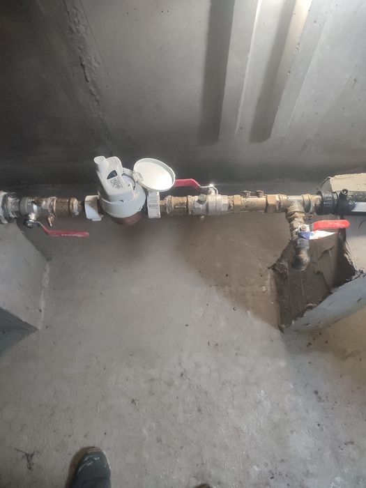 Przyłącza wodociagowe gazowe i Kanalizacyjne.