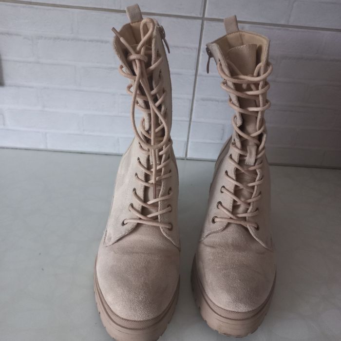 Botki zamszowe sznurowane