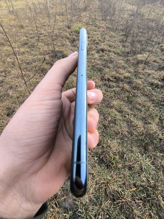 Продам Айфон 11 про Макс в ідеальному стані