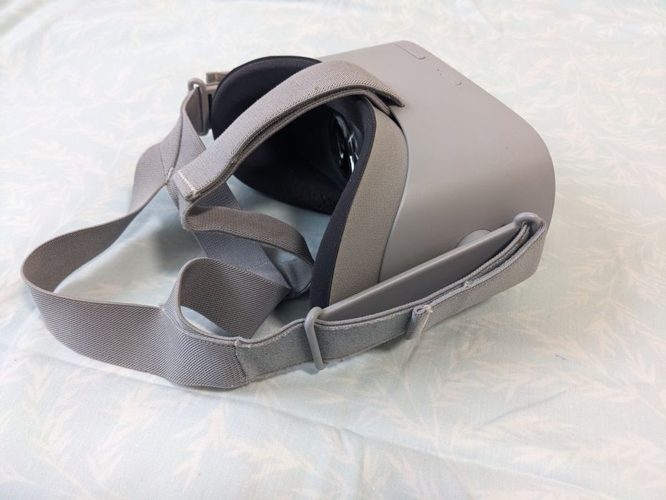 VR-гарнитура Oculus Go 64 Гб