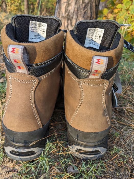 Garmont Dakota Lite GTX. Трекінгові черевики