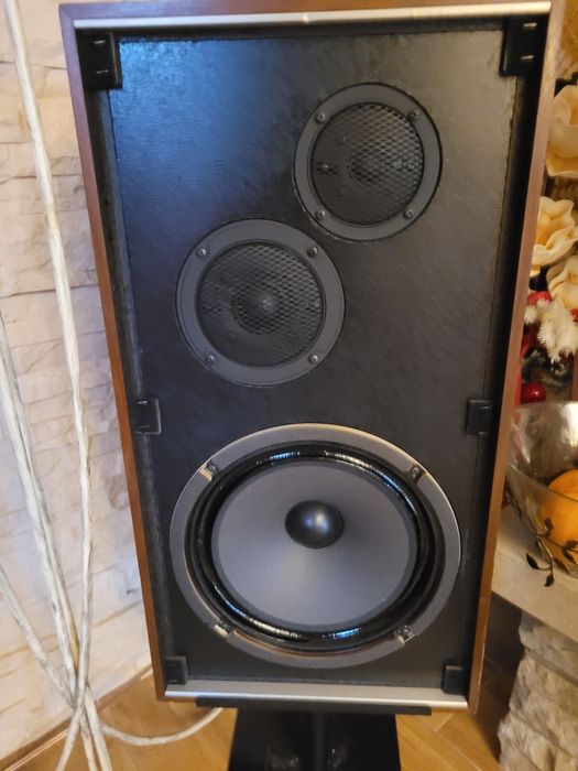 Kolumny Japońskie Sansui ES-200
