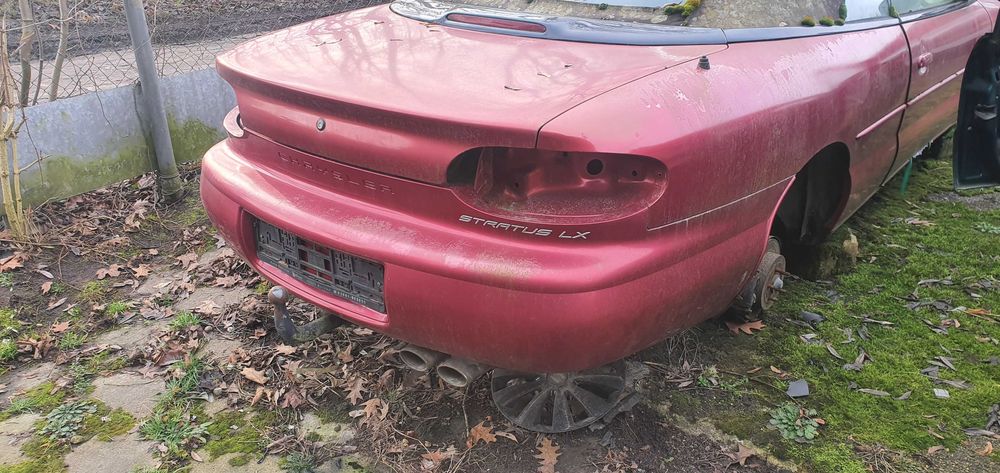Maska silnika Chrysler Stratus Cabrio 1998 rok