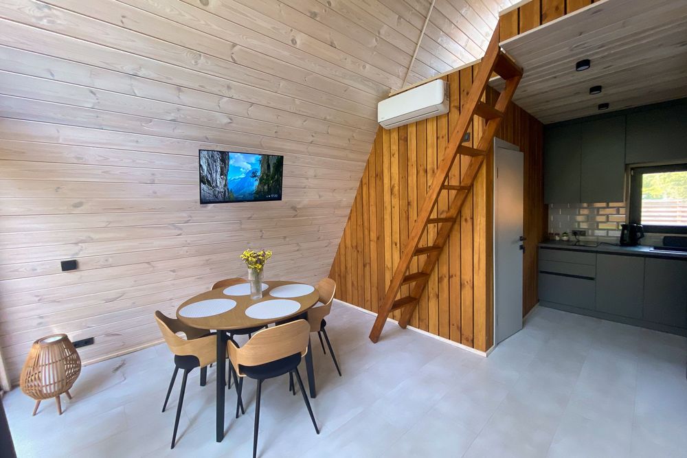 Оренда будинку з чаном, альтанкою, мангалом, кострищем, біля річки