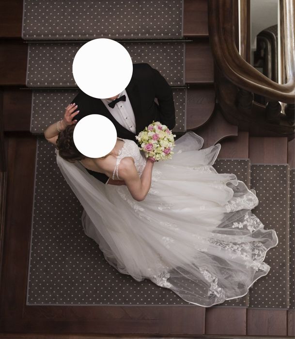 Suknia ślubna z trenem