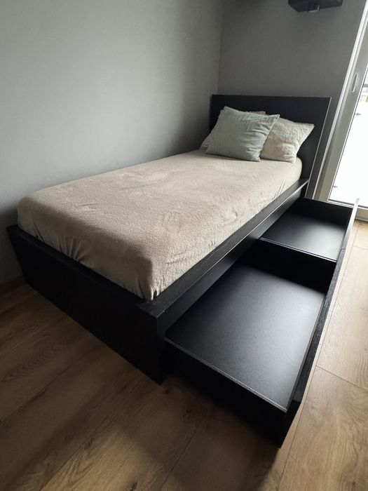 Łóżko bez materaca