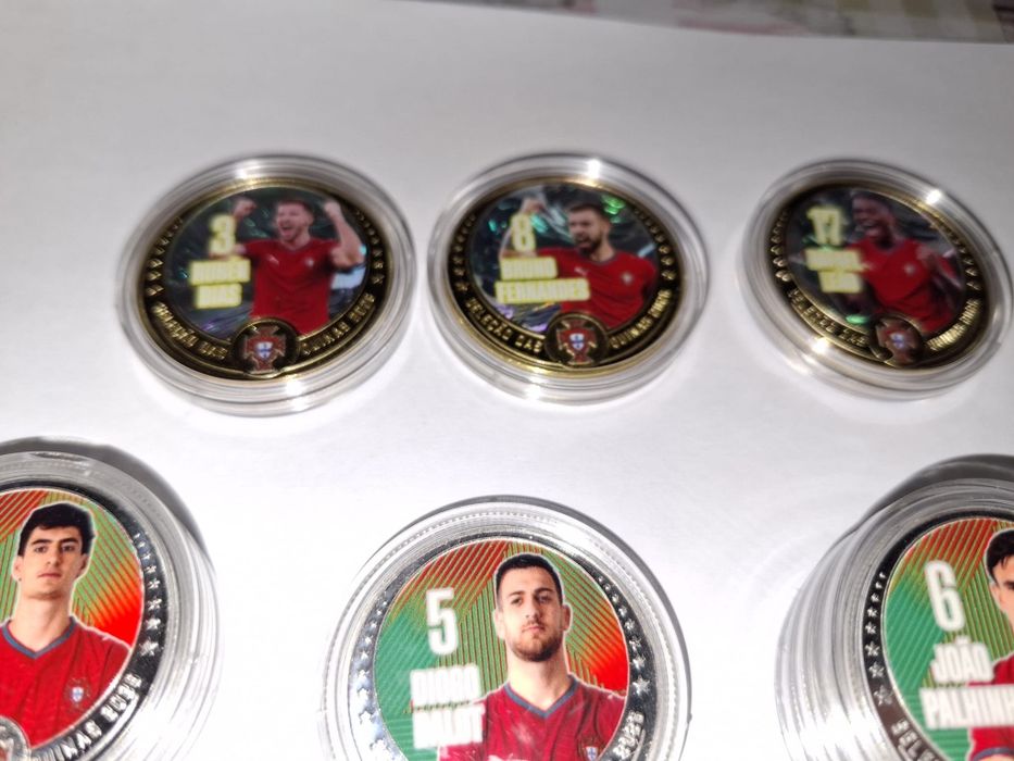 Moedas icoins disponiveis
Prateadas 4€

Douradas 25€

E preciso também 1 Diogo Costa Prateada e 1 Bernardo Silva Dourada 
Alverca