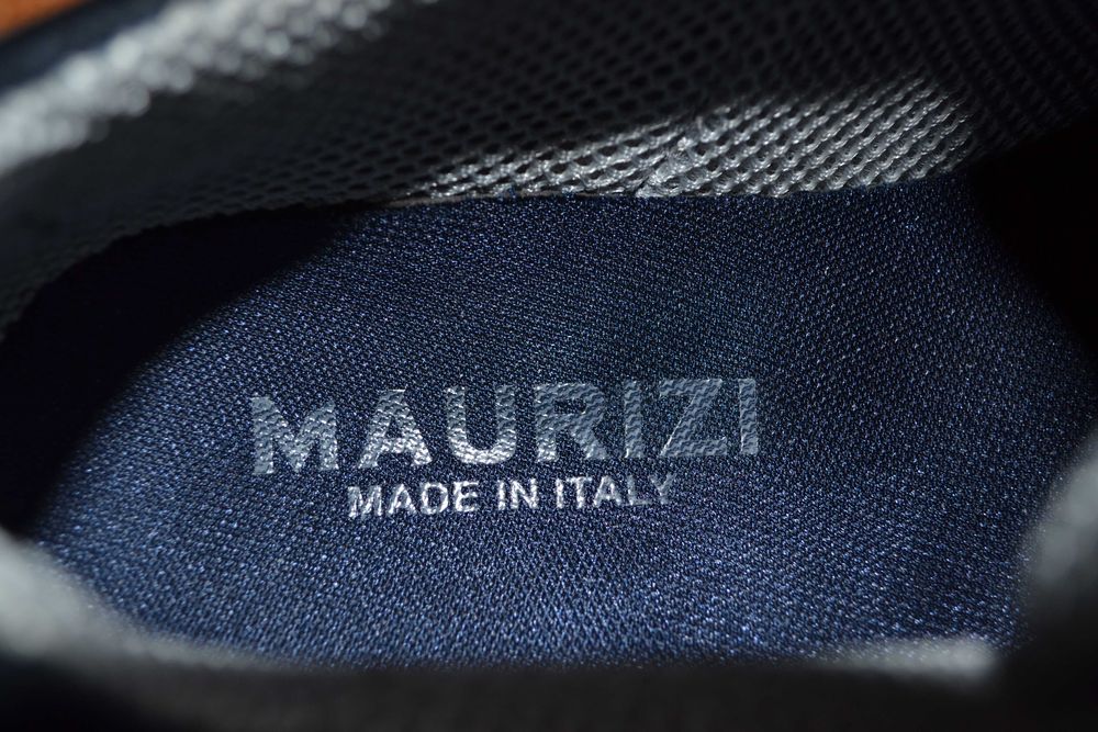 Кросівки шкіряні MAURIZI