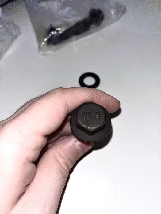 Розвальні болти на перед Dodge  Grand Caravan Chrysler 200