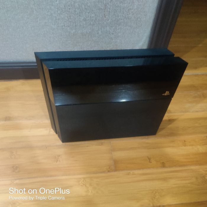 Playstation 4 1TB + Jogos