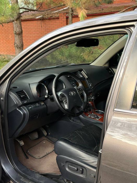 ПРОДАМ Toyota Highlander