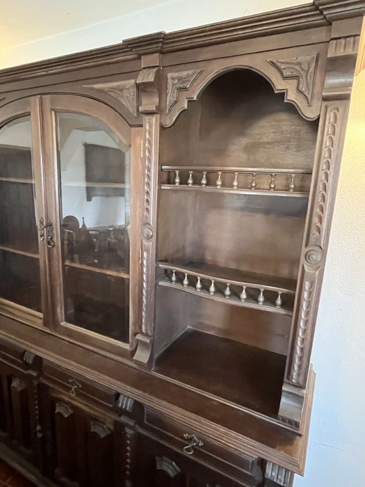 Movel louceiro de sala em madeira