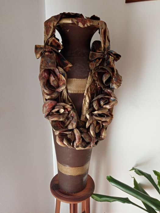 Jarrao trabalhado e enfeitado manualmente com arte