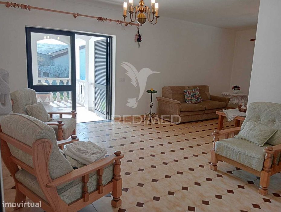 Andar de Moradia T3 para Arrendamento – 138m², Golpilheira, Batalha