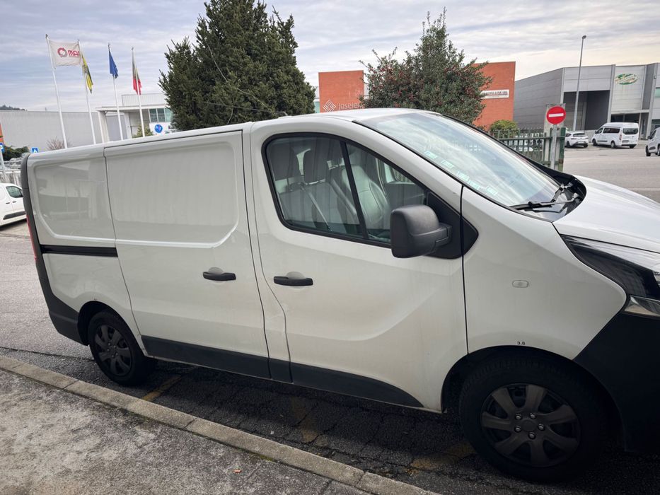 Opel vivaro iva dedutivel duas portas laterais