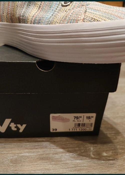 Нові кеди Vty ціною 900 грн.за 400.