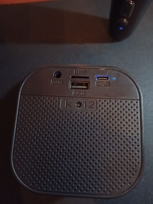 Sistema de som karaoke k12 preto e c/2 microfones
