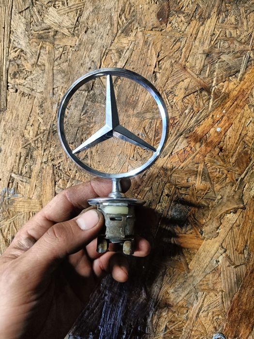 Celownik znaczek Mercedes Benz W221 W219 W211 CLS E-class Wysyłka