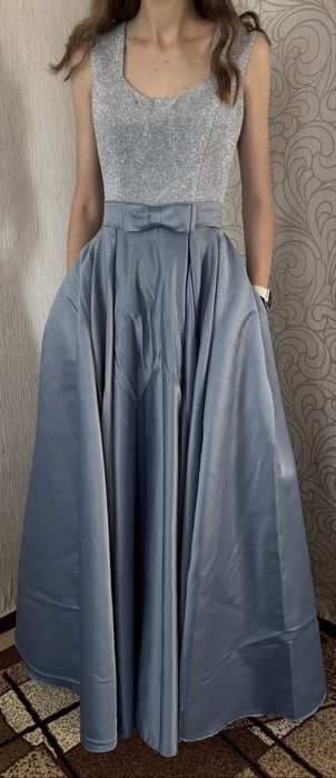 Вечірня сукня на випускний