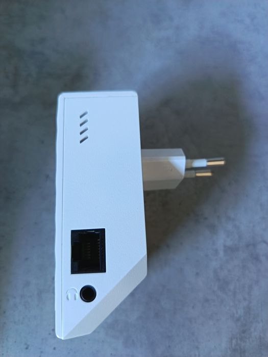 Sprzedam wzmacniacz sygnału wifi asus