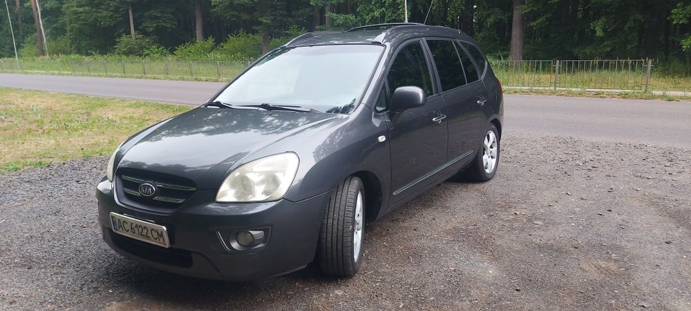 Продам Kia Carens 7мість
