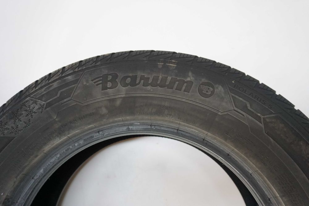 Резина\Шини 215/70 R16 Barum